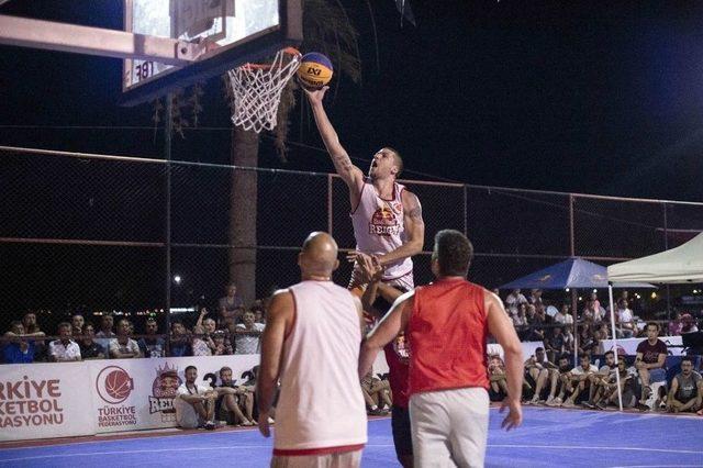 Sokak Basketbolunun Kralı Belli Oluyor