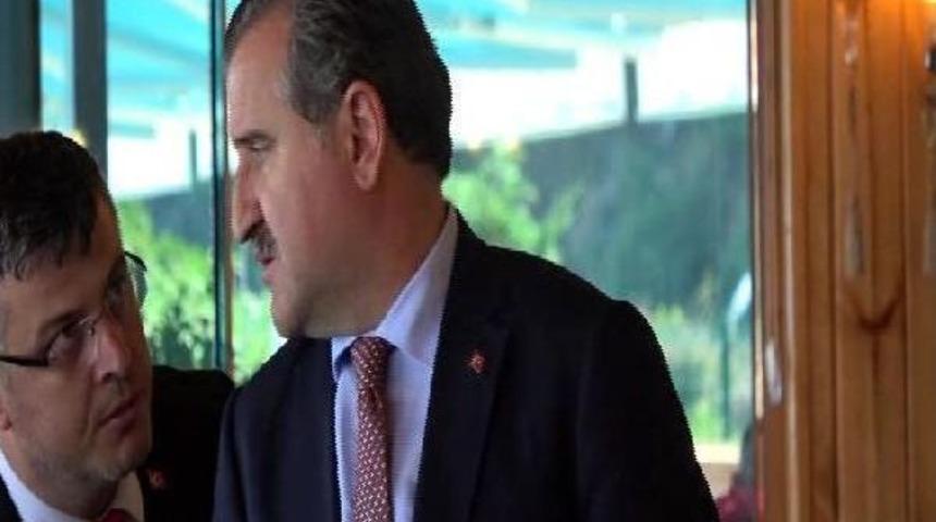 Bakan Bak, Basın Toplantısı Sırasında Arayan Cumhurbaşkanı Ile G&ouml;r&uuml;şt&uuml;