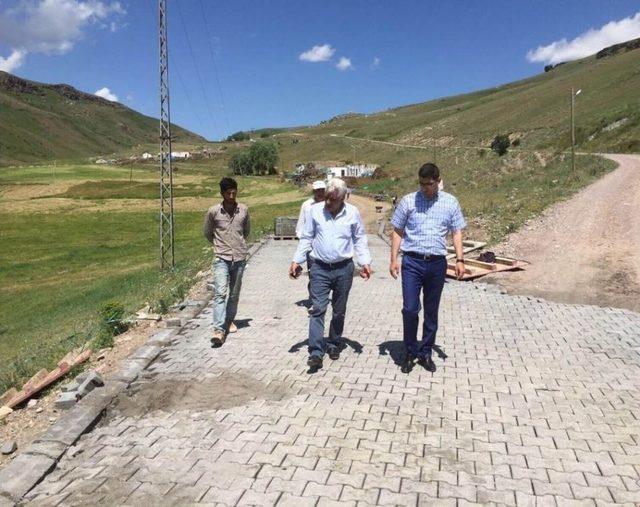 Kayadibi Köyü Yolu Kilit Parke Taş Yapılıyor