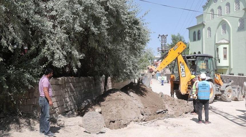 Van’da Kanalizasyon Hattı Yenileme Çalışması
