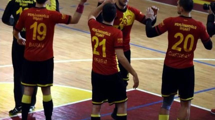 Karşıyaka Futbol Şubesi Pehlivanoğlu'na Emanet