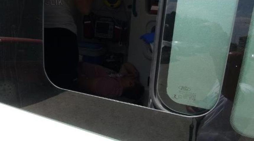 Bor&ccedil;lusunu Cami &Ouml;n&uuml;nde Vurdu