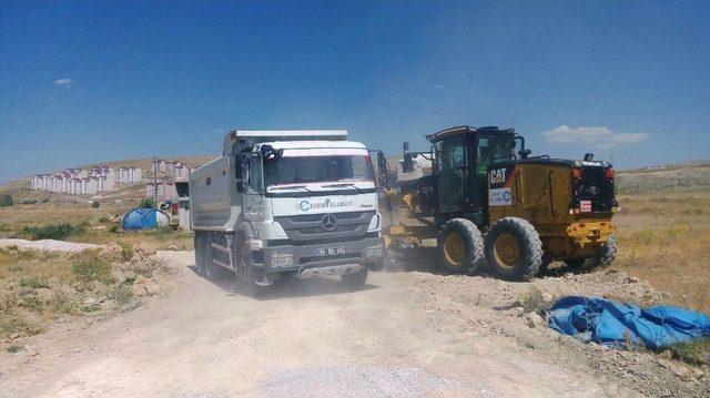 Edremit Belediyesinden Yol Yapım Çalışması