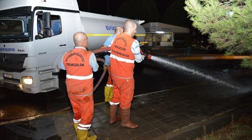 Otogar Tazyikli Su İle Yıkadı