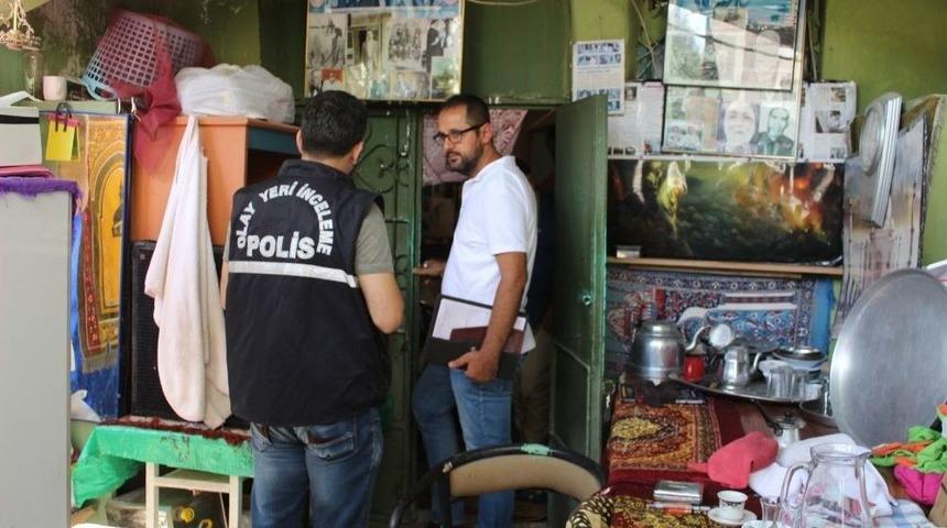 El-fakir Hacı Abuzer Baba T&uuml;rbesi 1 Haftada 3 Kez Soyuldu