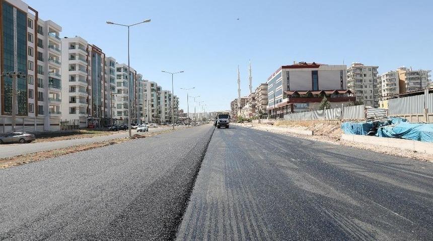 Orhan Doğan Caddesi Asfaltlanıyor