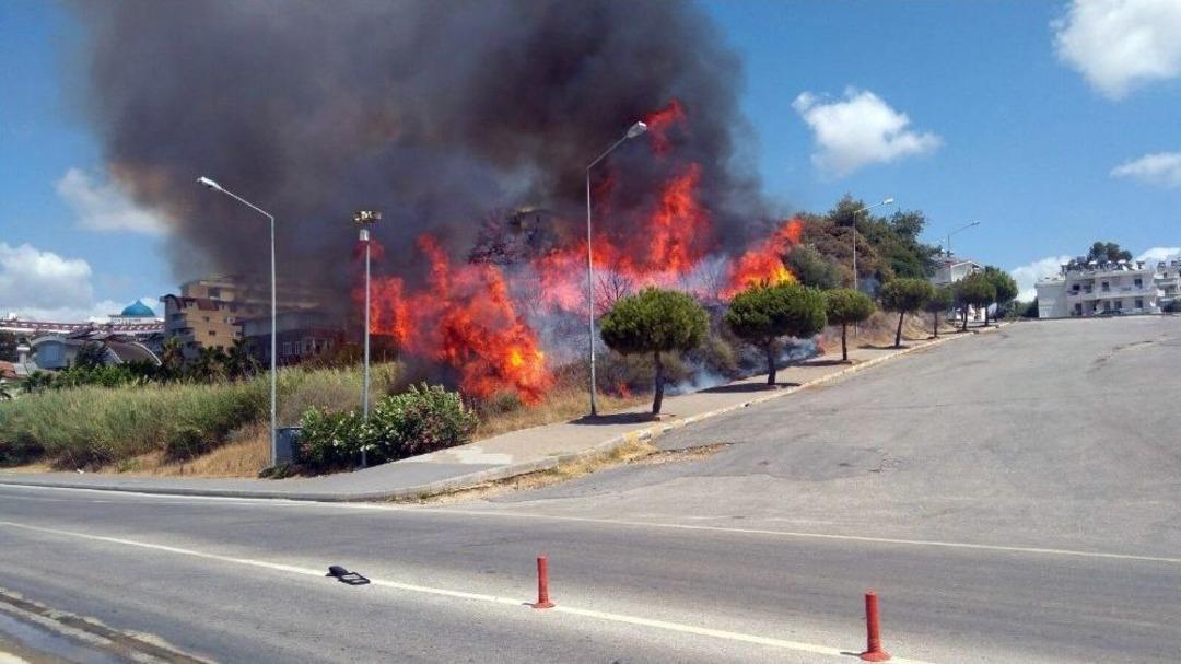 Antalya&rsquo;da Yangın Paniği