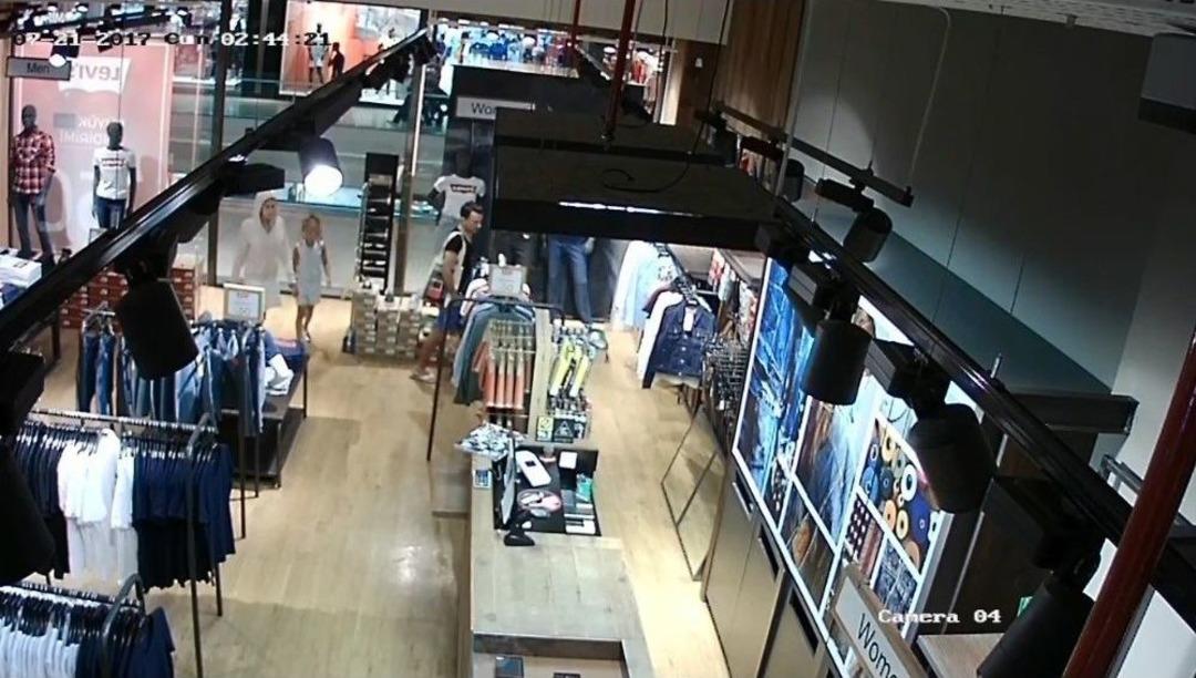 Bursa&rsquo;da Aile G&ouml;r&uuml;n&uuml;m&uuml; Verip &Ccedil;ocuğa Hırsızlık Yaptırdılar