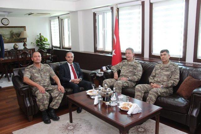 Genelkurmay Başkanı Orgeneral Akar Şırnak’ta