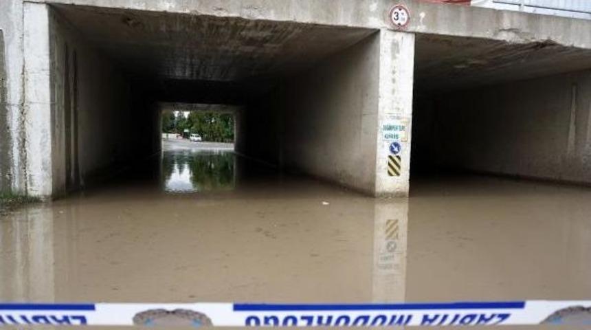 Keşan&rsquo;Da Yağmur Yağışı Etkili Oldu