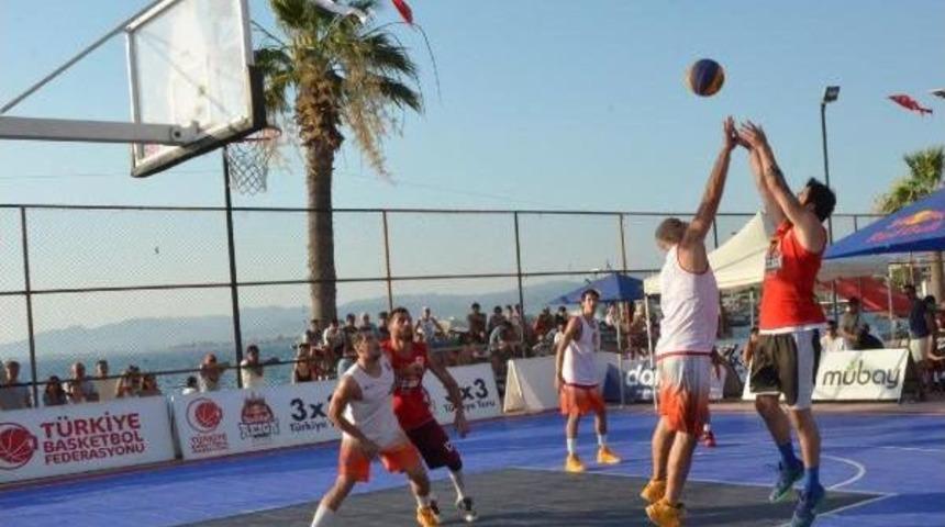 Dikili'de Sokak Basketbolu Şenliği
