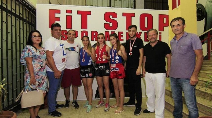 Kickboks T&uuml;rkiye Şampiyonu Antalya&rsquo;dan &Ccedil;ıktı