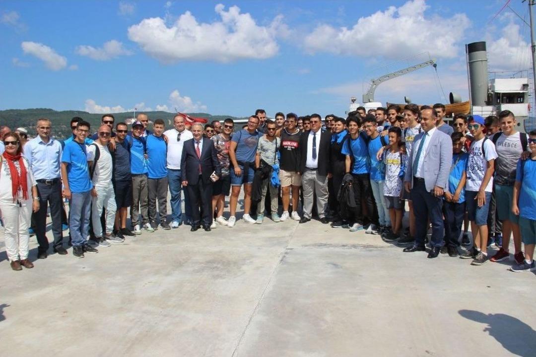 Kktc Milli Eğitim Ve K&uuml;lt&uuml;r Bakanı &Ouml;zdemir Berova &Ccedil;anakkale&rsquo;de