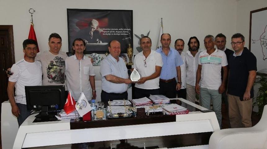 Masterlardan Başkan &Ouml;zakcan&rsquo;a Teşekk&uuml;r Ziyareti