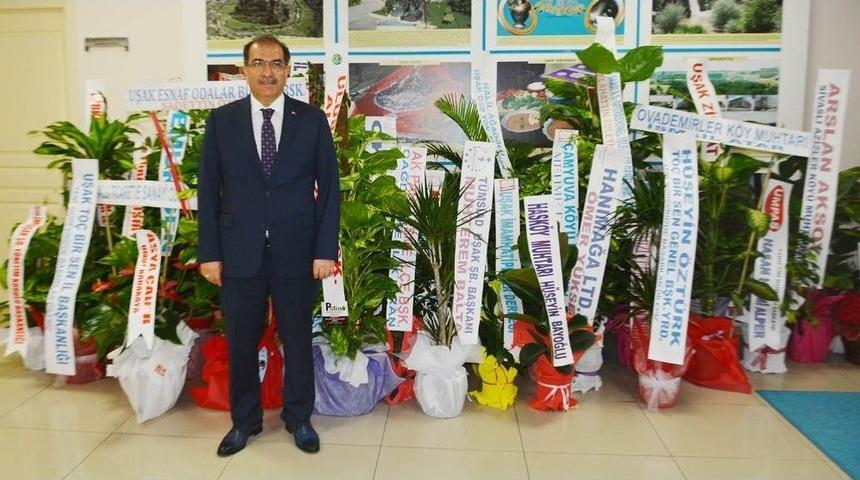 Vali Demir Mutluluğunu B&uuml;t&uuml;n Uşakla Paylaştı