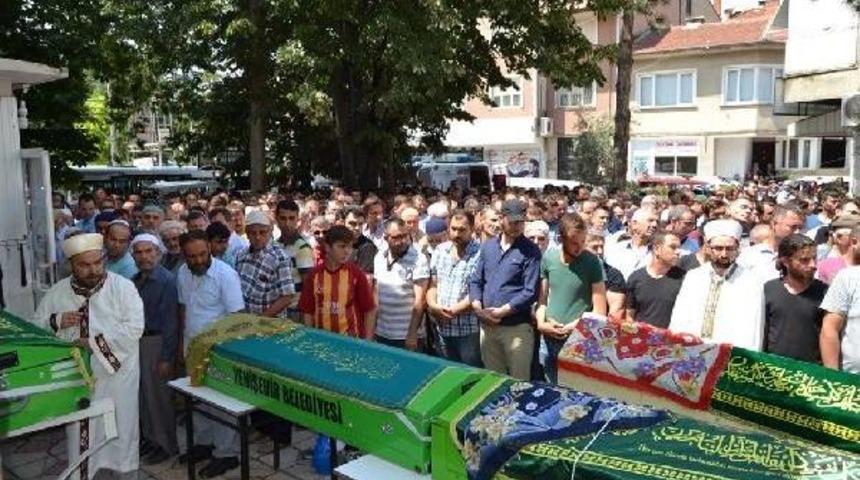 İznik G&ouml;l&uuml;&rsquo;Nde Boğulan 4 Kişi G&ouml;zyaşlarıyla Toprağa Verildi