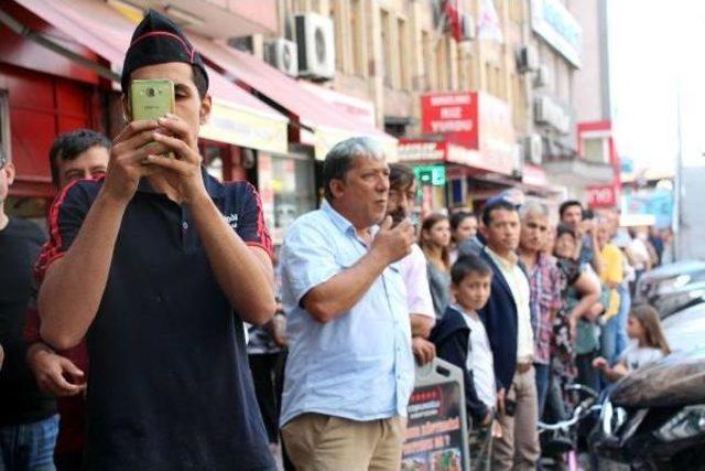 Zonguldak Belediyesi Önünde Şüpheli Çanta Paniği