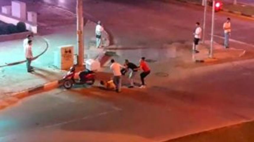 Tekme Tokat Yol Verme Kavgası