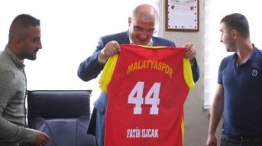 Taraftarlar Derneği&rsquo;nden İş Adamı Ilıcak&rsquo;a Malatyaspor Forması