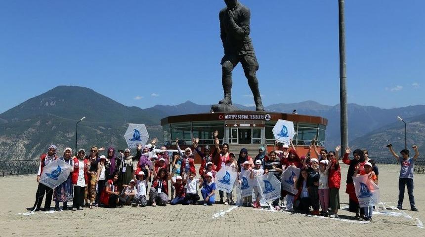 &Ouml;ğrenciler "damla Projesi" İle U&ccedil;urtma Şenliğinde Eğlendi