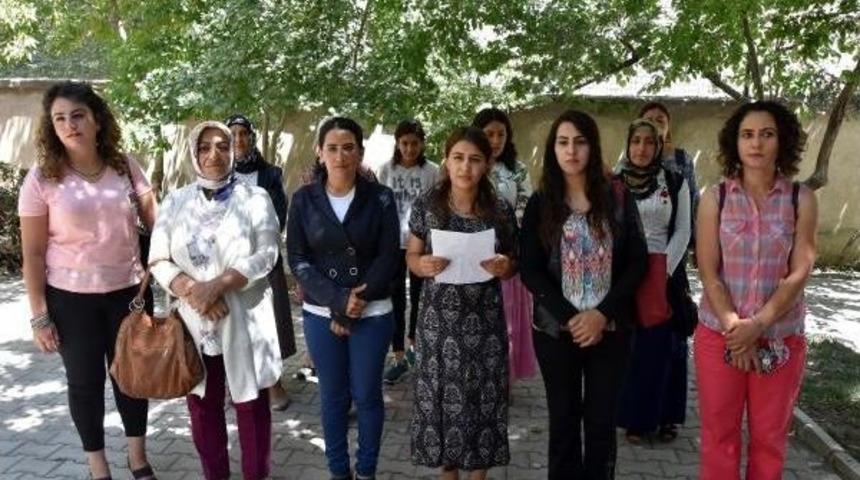 Hezer Ve Sarıyıldız'ın Vekilliklerinin D&uuml;ş&uuml;r&uuml;lmesi Van'da Protesto Edildi