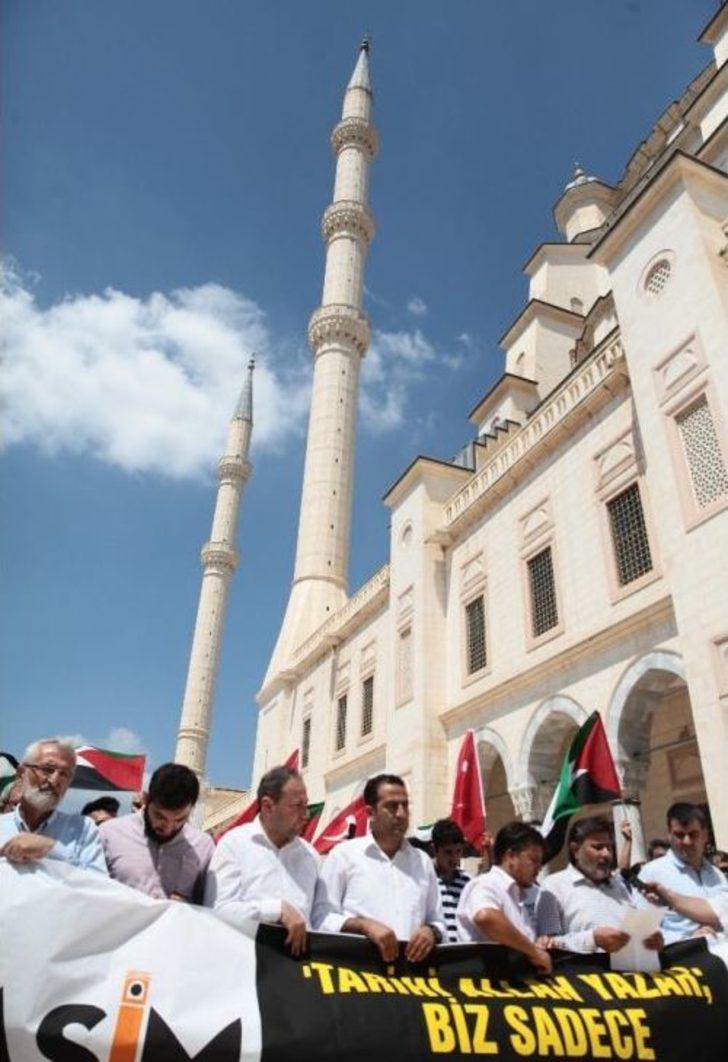 Filistinliler İçin Gıyabi Cenaze Namazı Kıldılar G1