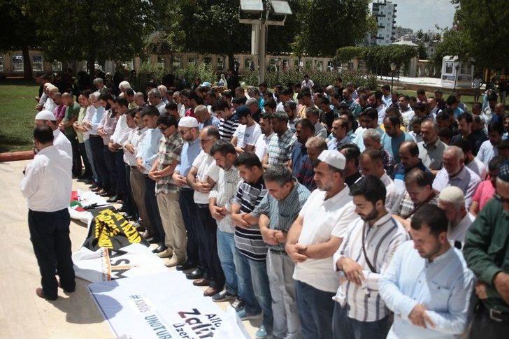 Filistinliler İçin Gıyabi Cenaze Namazı Kıldılar G2