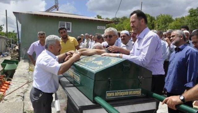 Anne Ve Babasının Cesedinin Yanında Bulunan Minik İkranur, Saatlerce Evde Gezinmiş