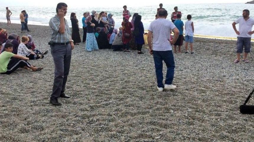 Giresun&rsquo;da Serinlemek İ&ccedil;in Denize Giren 2 Gen&ccedil; Kayboldu