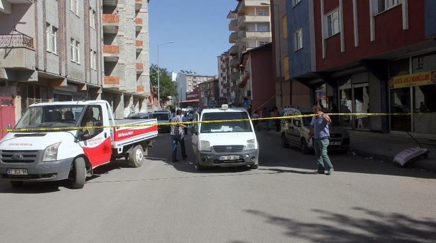 Ağrı&rsquo;da Taşlı Sopalı Kavga: 6 Yaralı