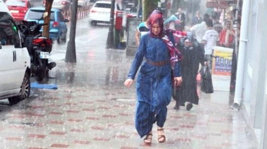 Yağmur Yine Hazırlıksız Yakaladı