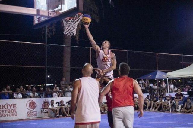 Sokak Basketbolunun Kralı Belli Oluyor