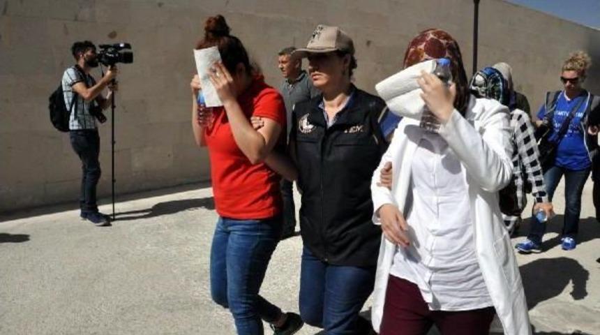 Elazığ&rsquo;Da Adliyeye Sevkedilen 13 Kişi Fet&ouml;'den Tutuklandı