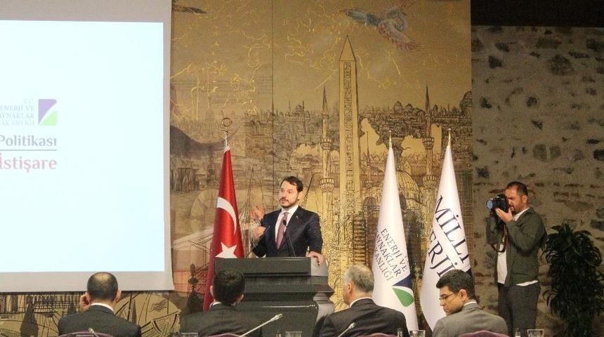 Bakan Albayrak, Akademisyenlerle Bir Araya Geldi