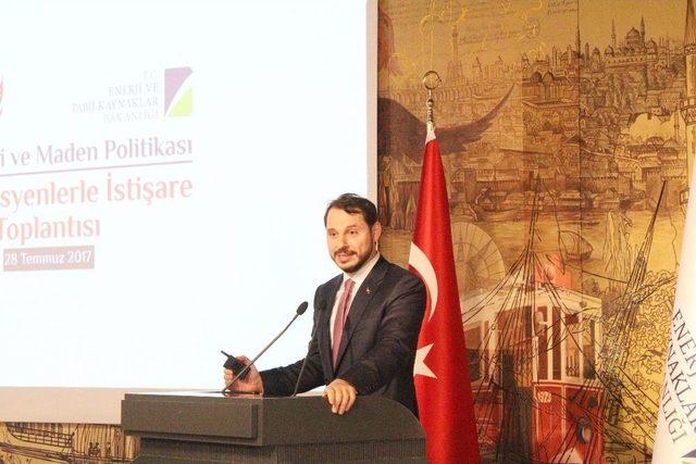 Bakan Albayrak, Akademisyenlerle Bir Araya Geldi