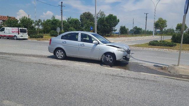 Kocaeli’de Trafik Kazası: 3 Yaralı