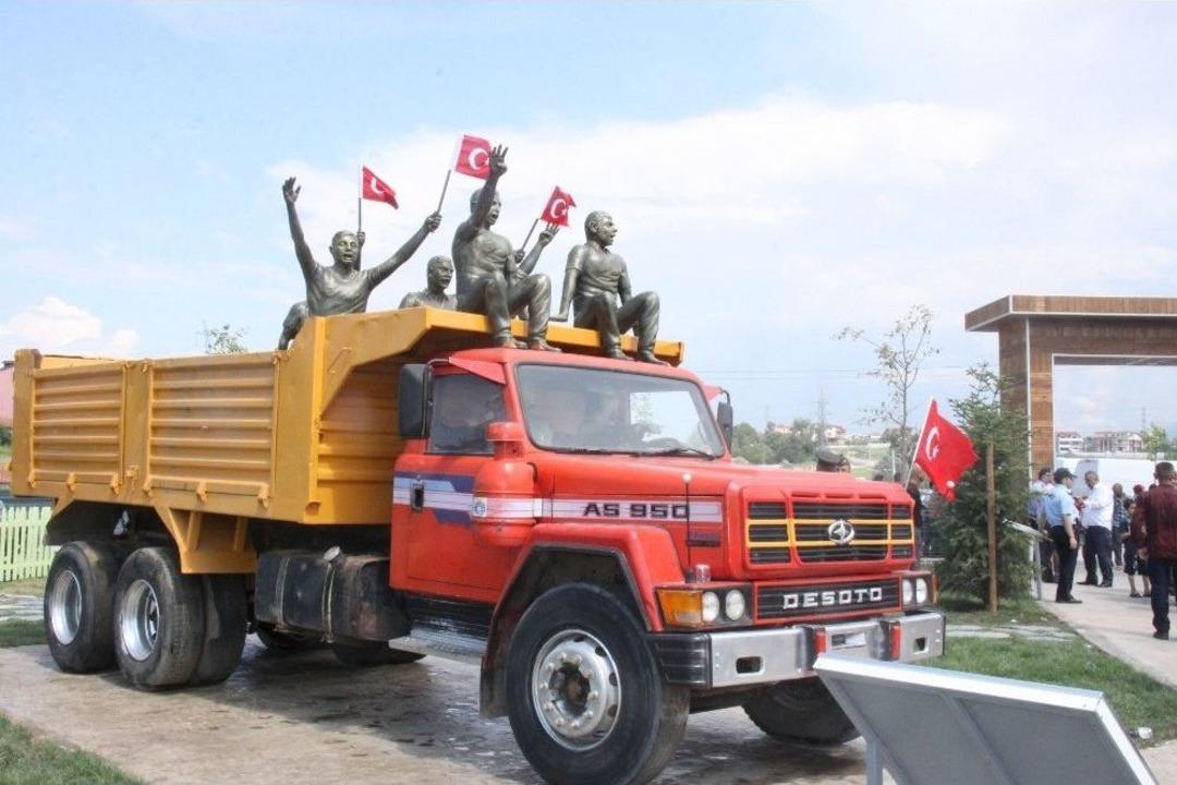 Bakan Yılmaz: "fet&ouml; Gibi Arızlar Y&uuml;z&uuml;nden Dinimize Laf Edenler B&uuml;y&uuml;k Gaflet İ&ccedil;inde&rdquo;