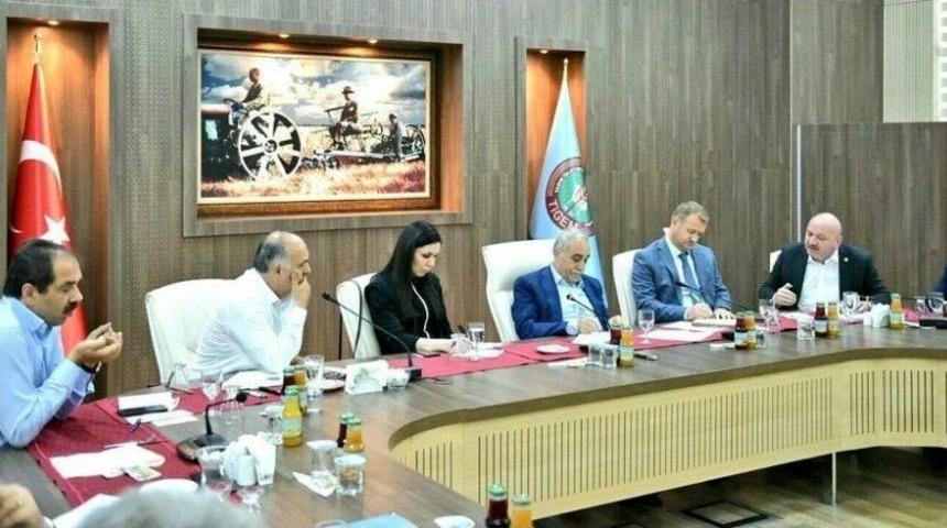 Bakan Fakıbaba Ve B&ouml;lge Milletvekillerinden Fındık İstişaresi