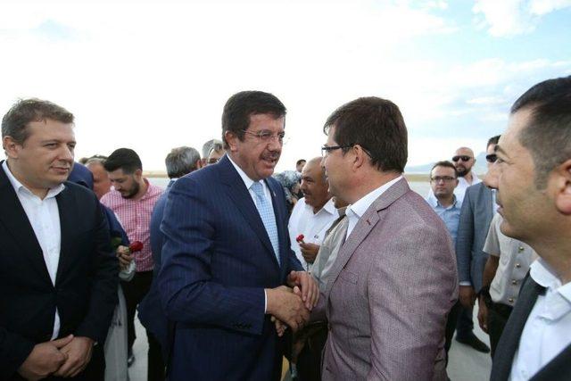 Ekonomi Bakanı Nihat Zeybekci Yunanistan’dan Denizli’ye Geldi