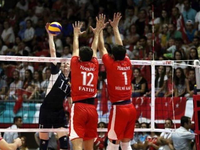 İşitme Engelliler Olimpiyatı'nda Ukrayna'yı 3-0 Yenen Türkiye, Şampiyon Oldu