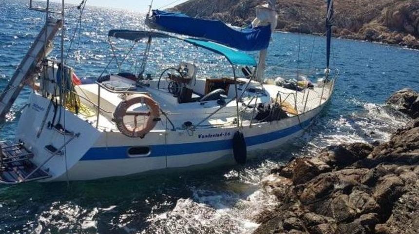 &Ccedil;anakkale'de Ka&ccedil;akları Taşıyan Yat Battı, Faciadan D&ouml;n&uuml;ld&uuml;