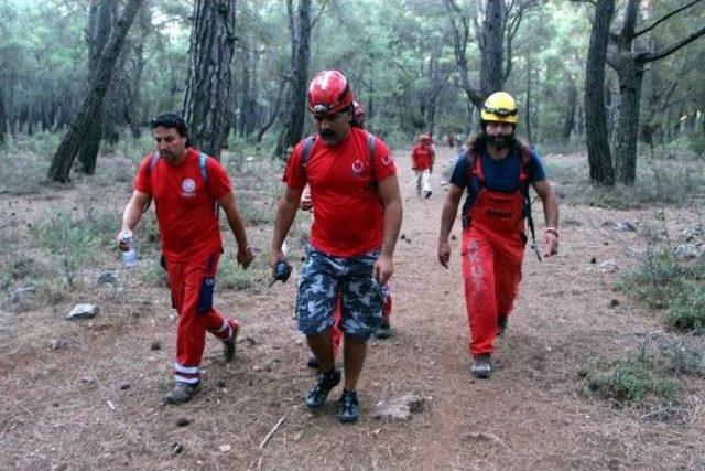 Ormanda Kaybolan Sevgilisini Görünce Gözyaşlarına Boğuldu 