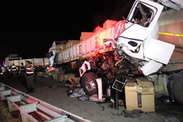 Kütahya’da Zincirleme Trafik Kazası: 1 Ölü, 4 Yaralı