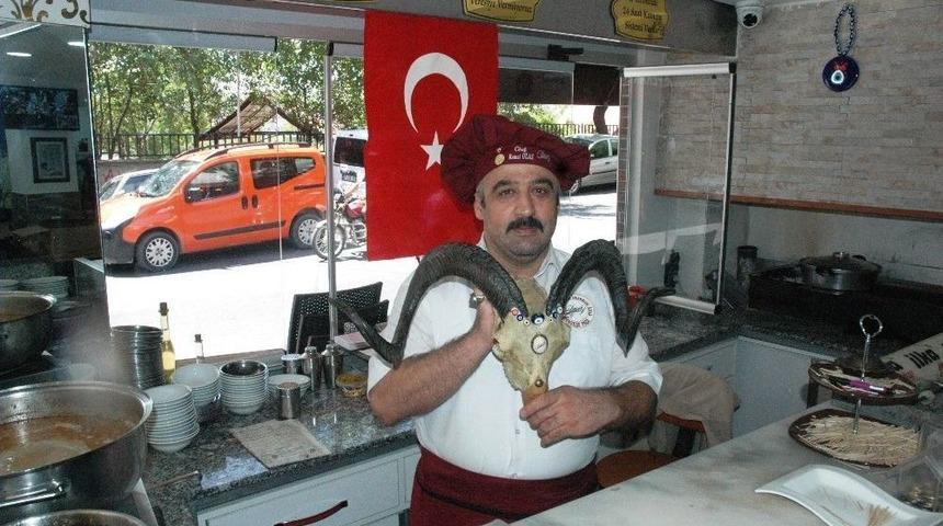 Pa&ccedil;a Ustasından S&uuml;slemeli "kelle" Koleksiyonu