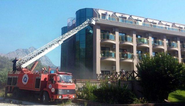 Antalya’da Otel Yangını