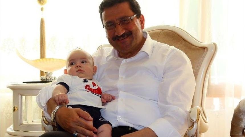 Ke&ccedil;i&ouml;ren Belediye Başkanı Ak, 15 Temmuz Gazilerine Misafir Oluyor