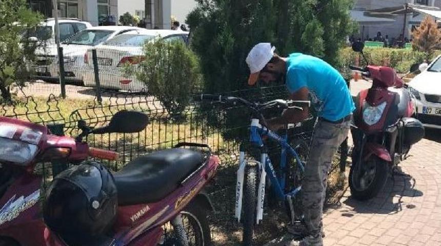 Bisiklet Hırsızını Fotoğrafla Yakalattı