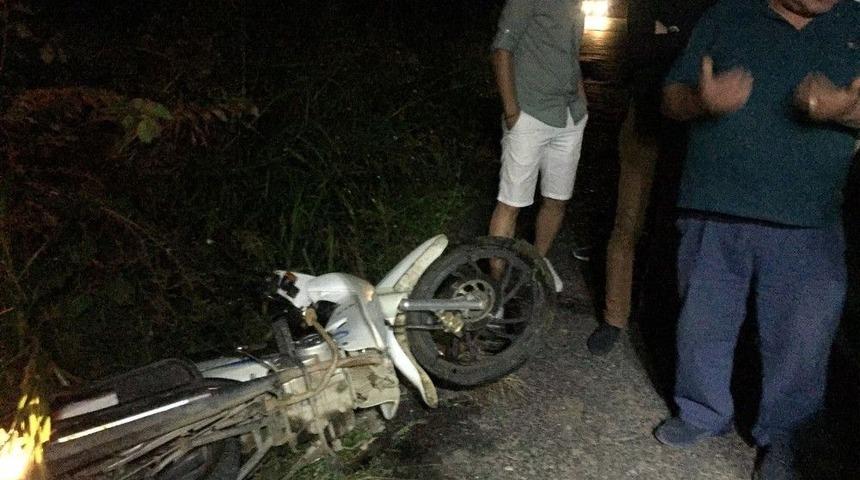 Takla Atan Motosikletin S&uuml;r&uuml;c&uuml;s&uuml; &Ouml;ld&uuml;