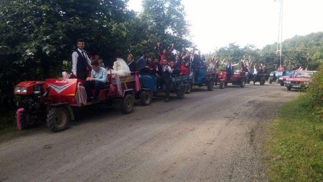 Patpatlı Düğün Konvoyu