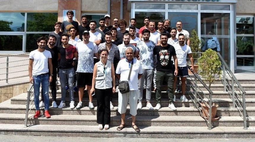 Salihli Belediyespor&rsquo;lu Futbolcular Sağlık Kontrol&uuml;nden Ge&ccedil;ti